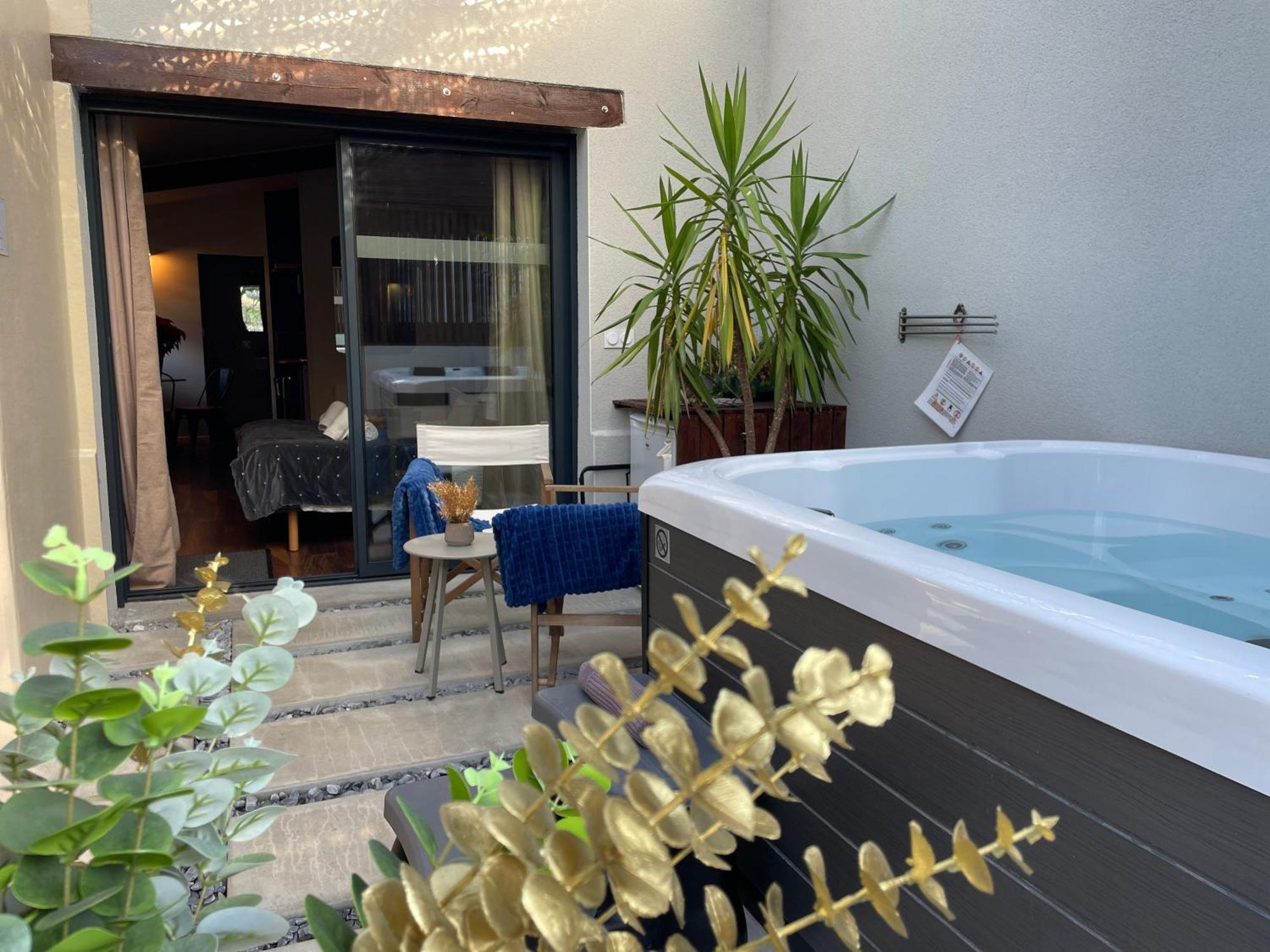 Yanna Lodge, Gite Classe 4 Etoiles Avec Spa Couvert Entierement アレスト エクステリア 写真